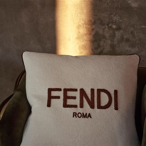 coperte fendi foto|Mobili di design moderno e Arredo di lusso .